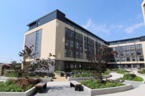 Modern 1 Bed Apartment Perfect for couples Balcony